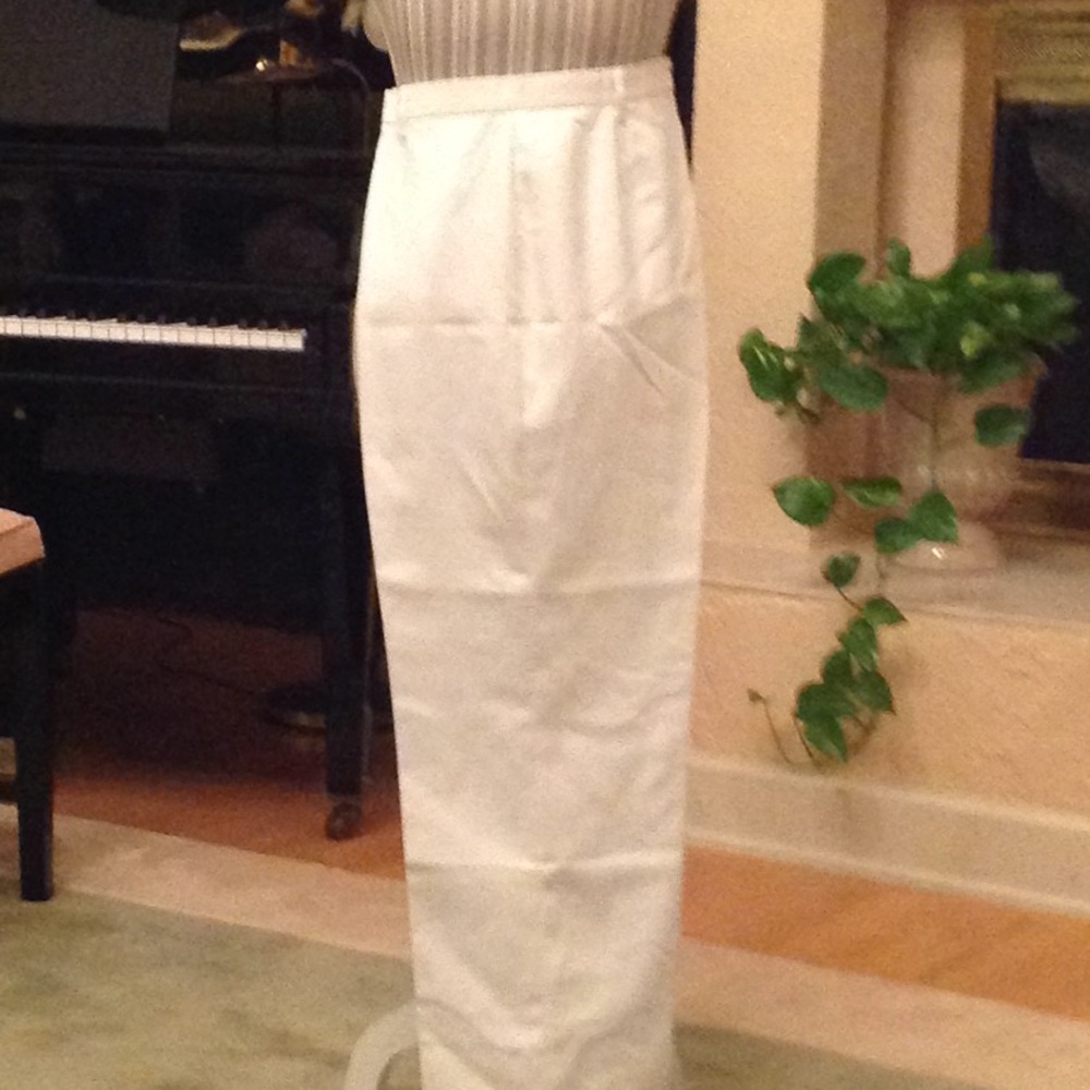 Wonderful cream colored slacks.